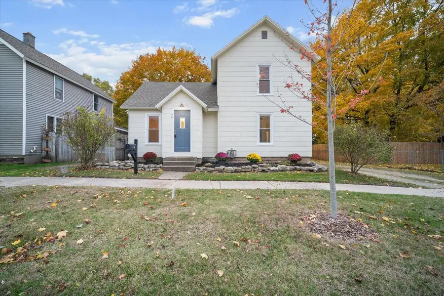 48 Carrie Street Nw, Sparta, MI 49345 - Image #2