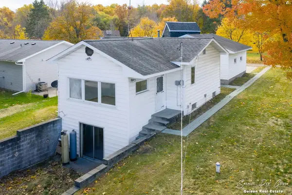 318 S Turk Lake Drive, Greenville, MI 48838