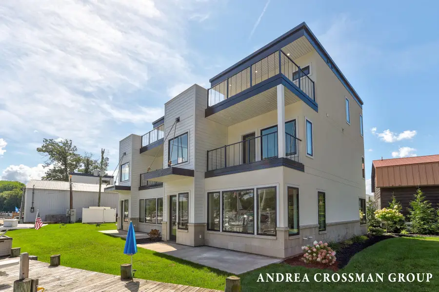 1 Bailey Avenue #1, South Haven, MI 49090 - #2