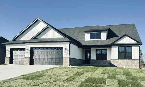 16420 Sleepy Hollow Drive, Fenton, MI 48430