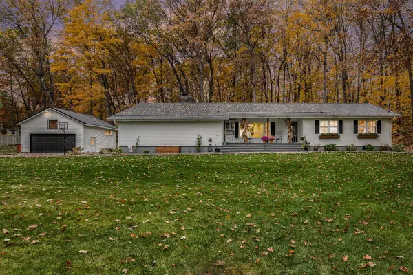 8825 Algoma Avenue Ne, Rockford, MI 49341