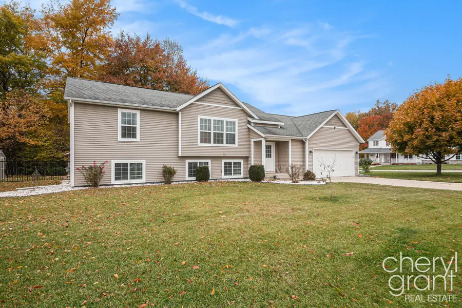 8695 Bethany Drive Sw, Byron Center, MI 49315 - Image #2