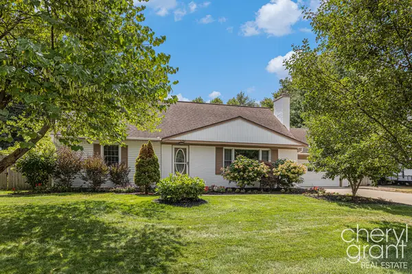 3258 Sunnyhill Street Ne, Rockford, MI 49341