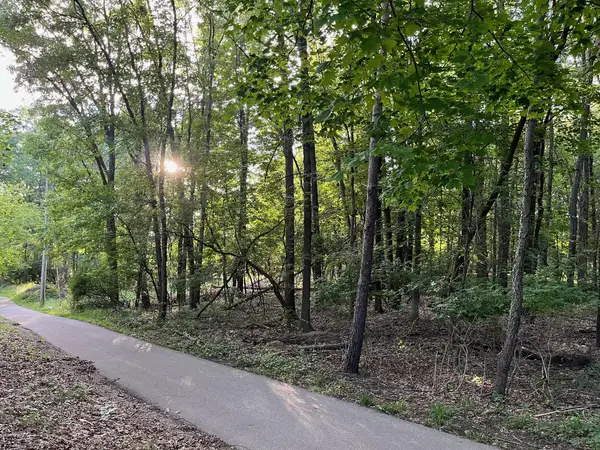 6761 Burton Street Se, Grand Rapids, MI 49546