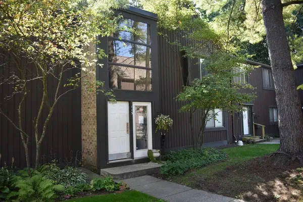 113 Inverness Court #C, Kalamazoo, MI 49006