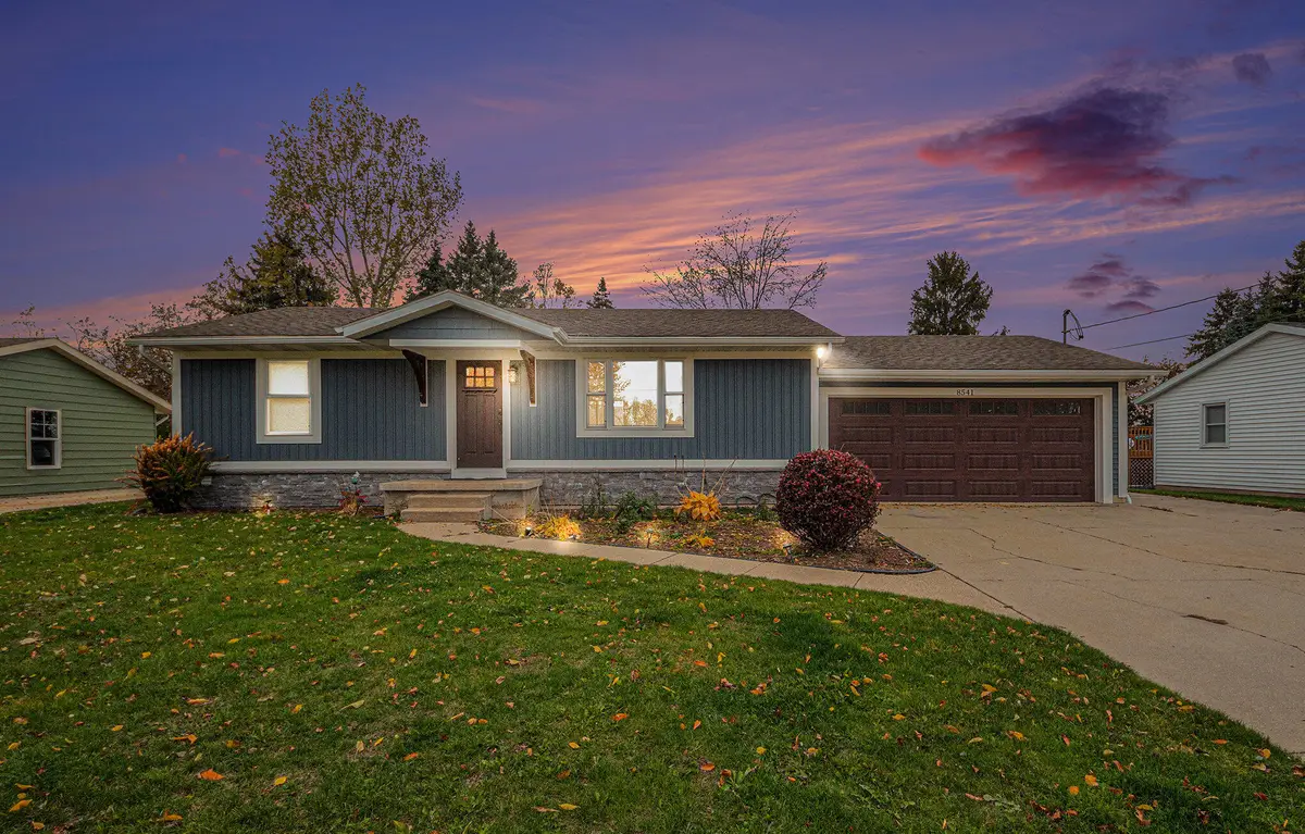 8541 Woodhaven Drive Sw, Byron Center, MI 49315 - Image #1