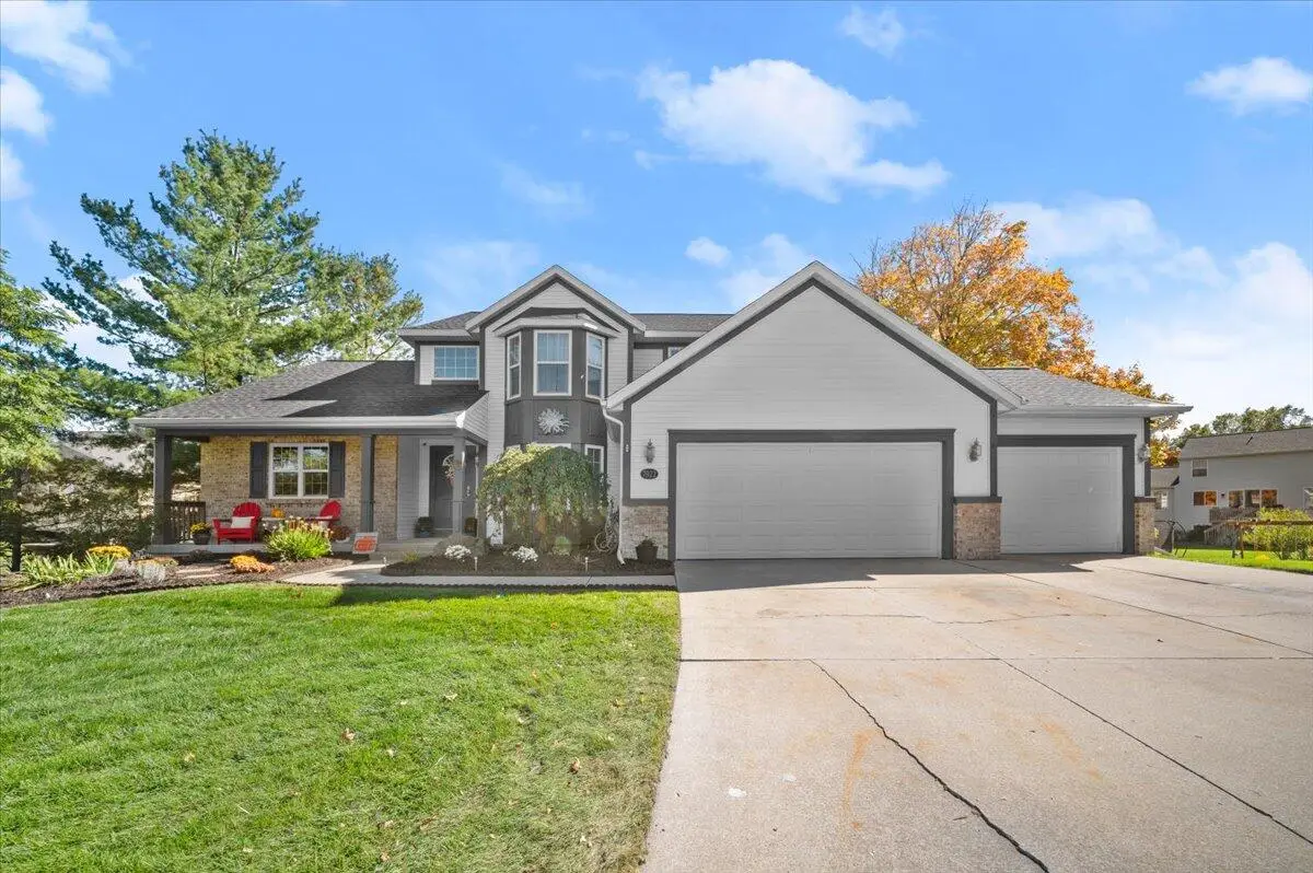 7922 E Dogwood Meadows Court Se, Ada, MI 49301 - Image #1