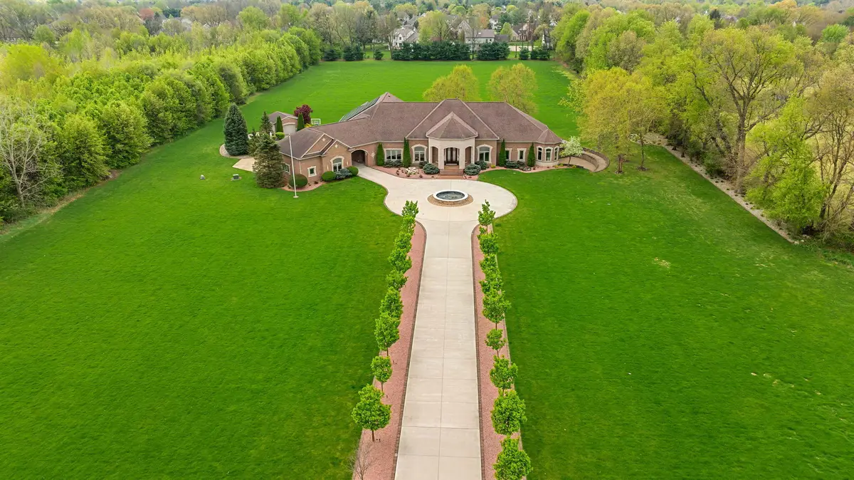 30217 Stratford Court, Niles, MI 49120 - Image #1