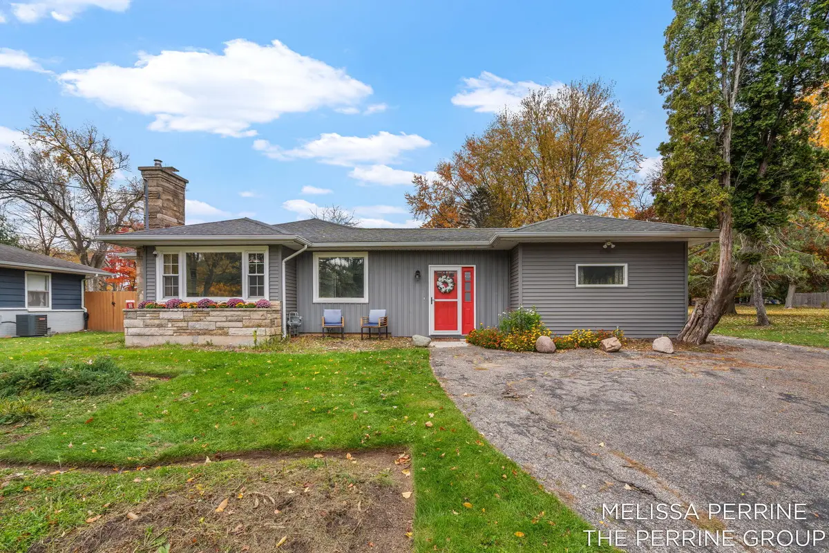 501 Oakleigh Road Nw, Grand Rapids, MI 49504 - Image #1