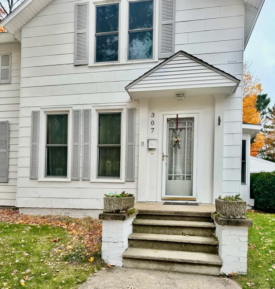 307 N Ferry Street, Ludington, MI 49431 - Image #3