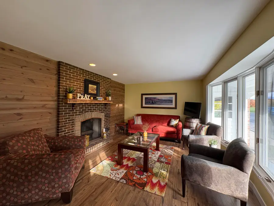 9277 Ivanrest Avenue Sw, Byron Center, MI 49315 - Image #3