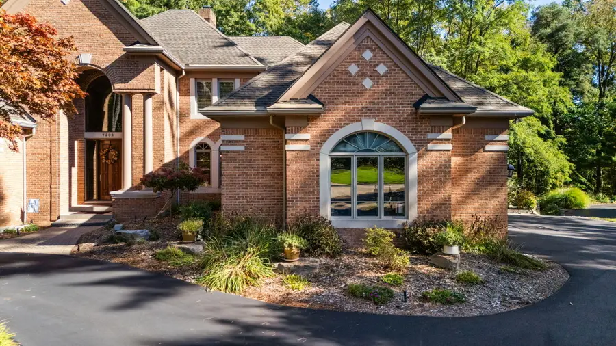 7203 River Ridge Court, Brighton, MI 48116 - Image #2
