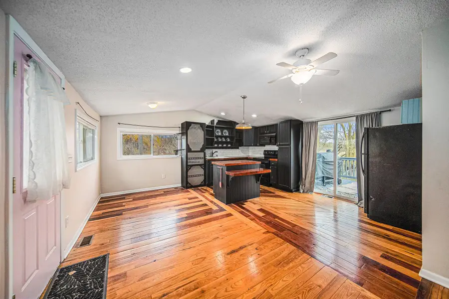 301 N Francisco Road, Grass Lake, MI 49240 - Image #3