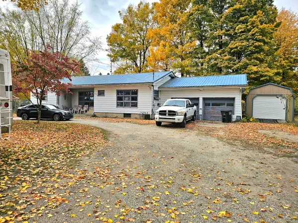 229 N Burr Oak Road, Burr Oak, MI 49030