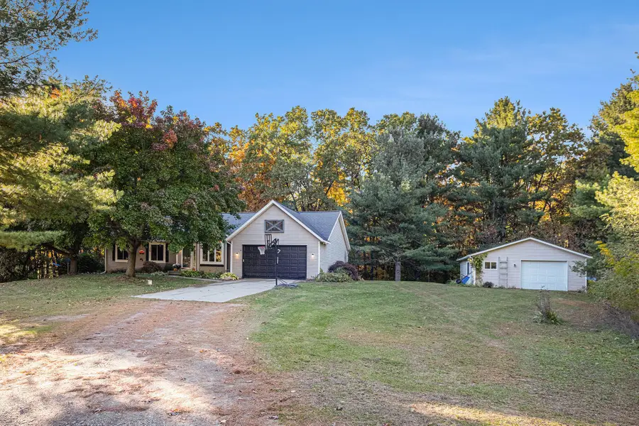 8111 Tanager Lane Ne, Rockford, MI 49341 - Image #2