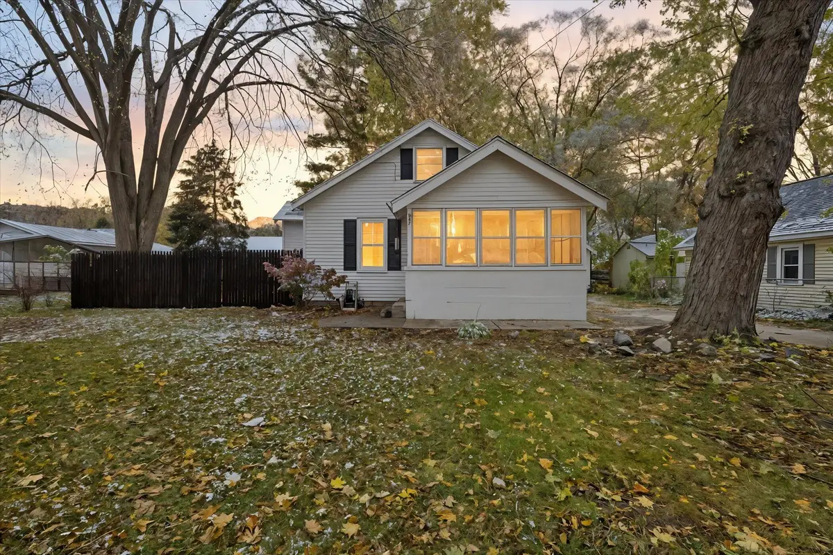 947 Roger Street Nw, Grand Rapids, MI 49544 - Image #1