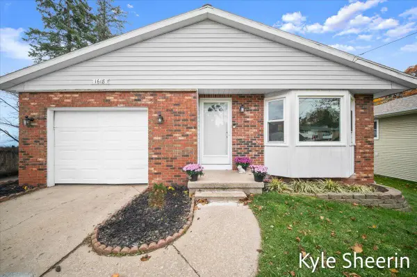 1618 Waldorf Street Nw, Grand Rapids, MI 49544