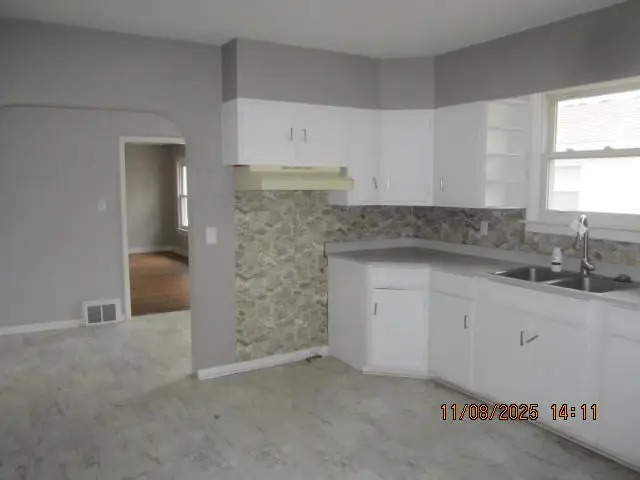 204 Meyers Avenue, Jackson, MI 49203 - Image #2