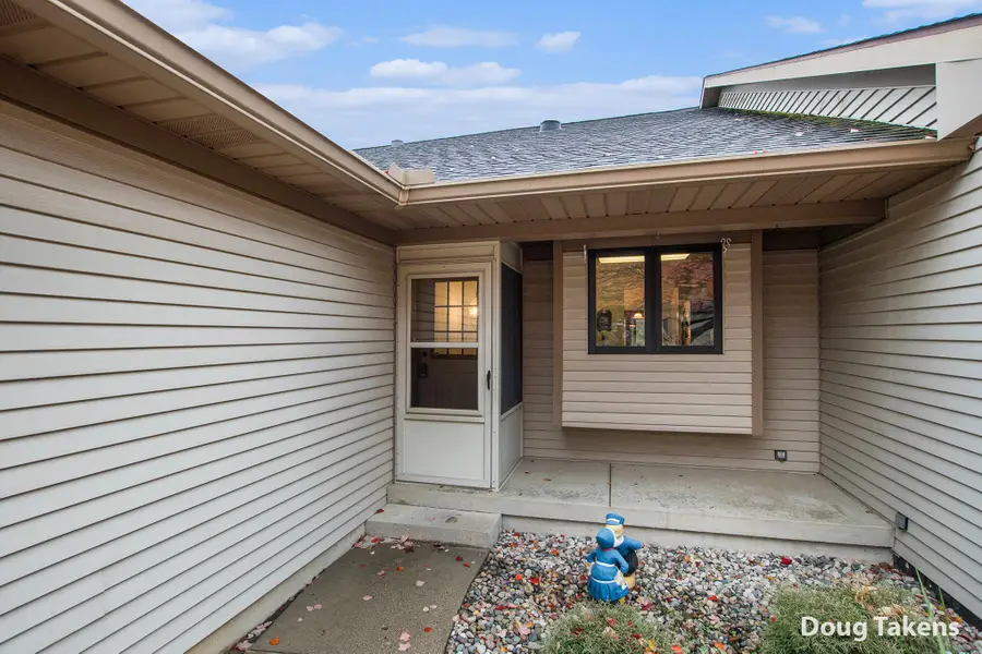 8750 Lindsey Lane Sw, Byron Center, MI 49315 - Image #3