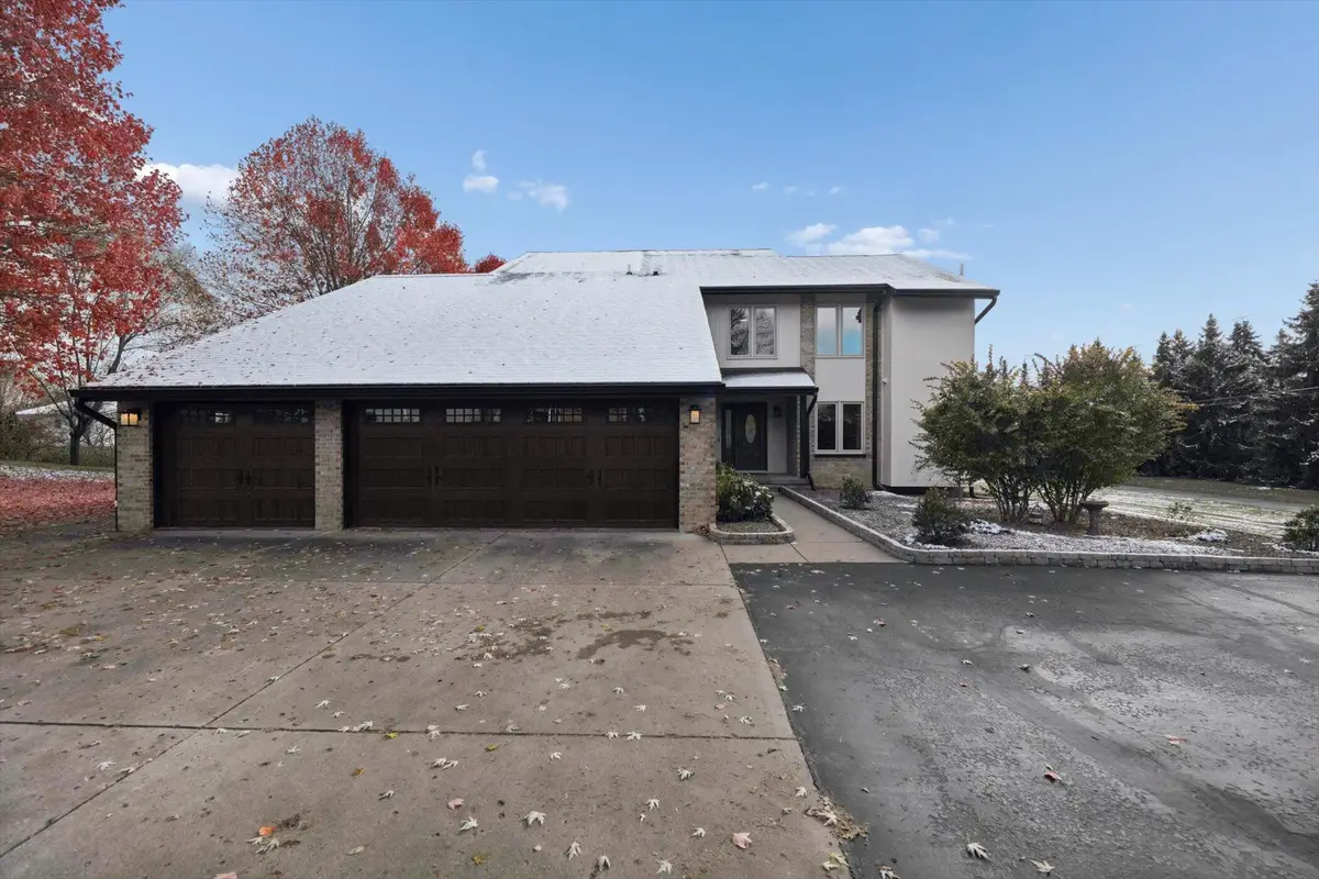 11011 Kurtiss Drive, Brighton, MI 48114 - Image #1