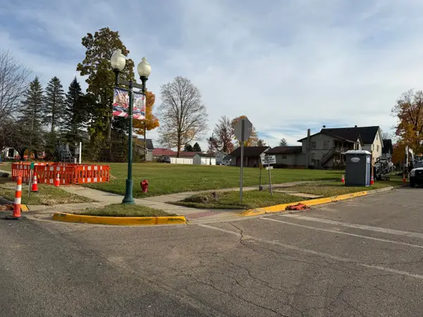 417 W Monroe Street, Bangor, MI 49013