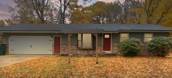 11632 Woodgate Drive Nw, Grand Rapids, MI 49534