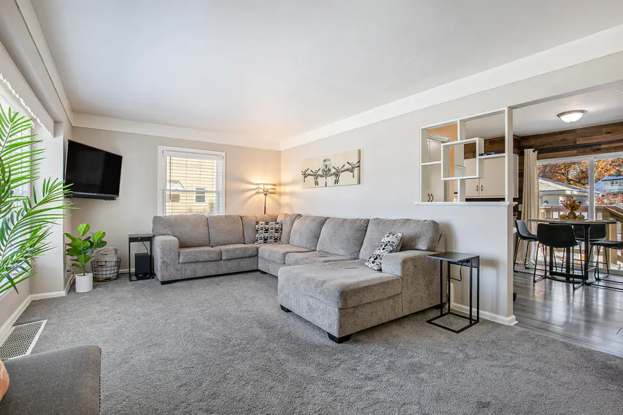 3112 Birchwood Avenue Sw, Wyoming, MI 49548 - Image #2