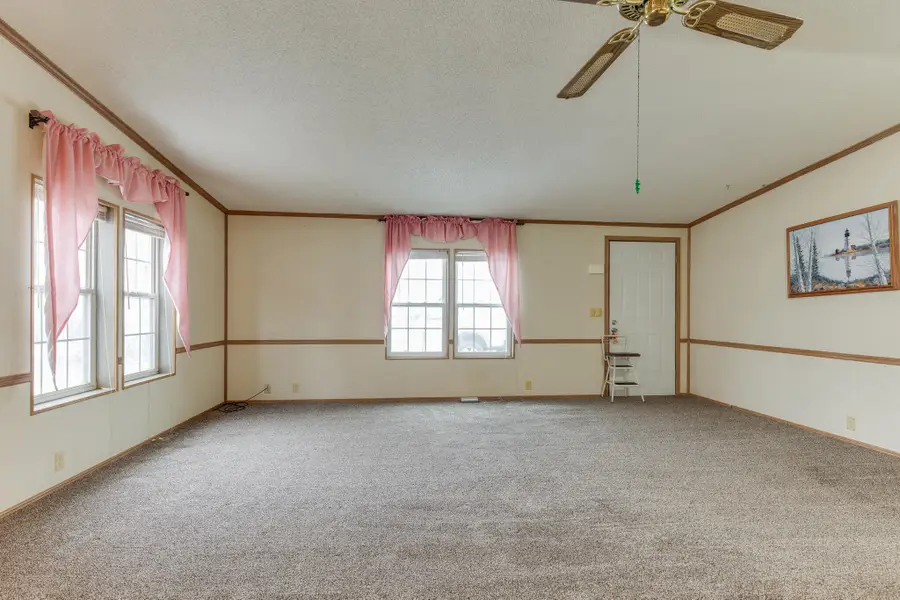 210 Saint Ives N, Lansing, MI 48906 - Image #3