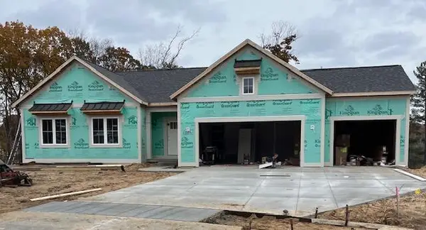 5816 Hillbrook Court Ne, Belmont, MI 49306