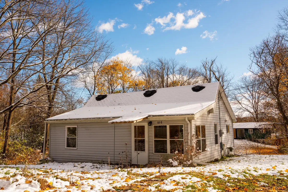 808 Clinton Street, Marshall, MI 49068 - Image #1