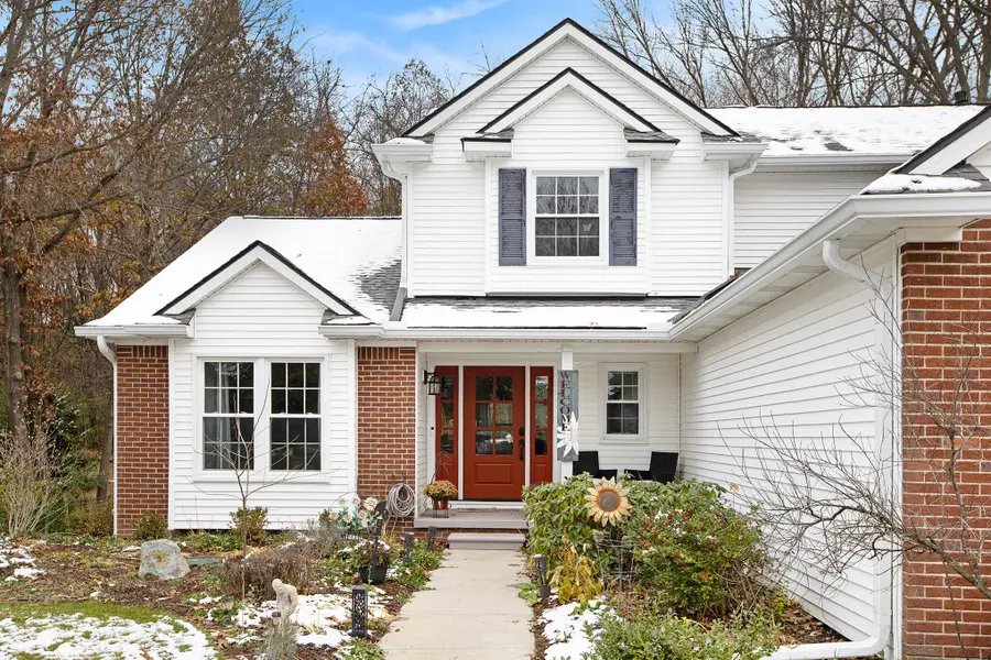 10617 Splitstone Dr E, Pinckney, MI 48169 - Image #2