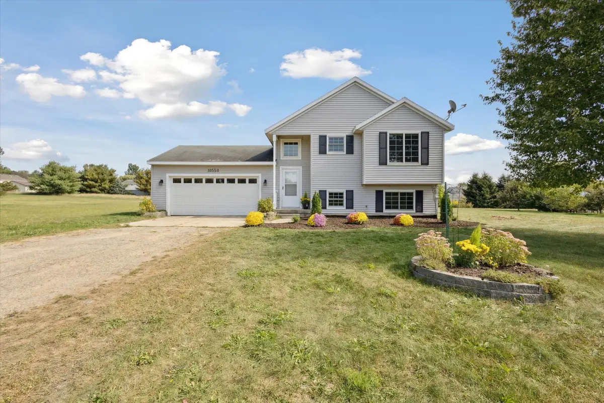 10550 Wolven Avenue Ne, Rockford, MI 49341 - Image #1