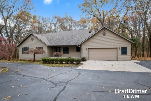 6750 5 Mile Road Ne, Ada, MI 49301