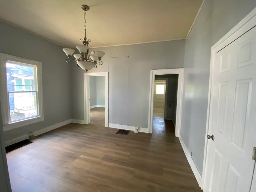 527 W Cedar Street, Kalamazoo, MI 49007 - Image #2