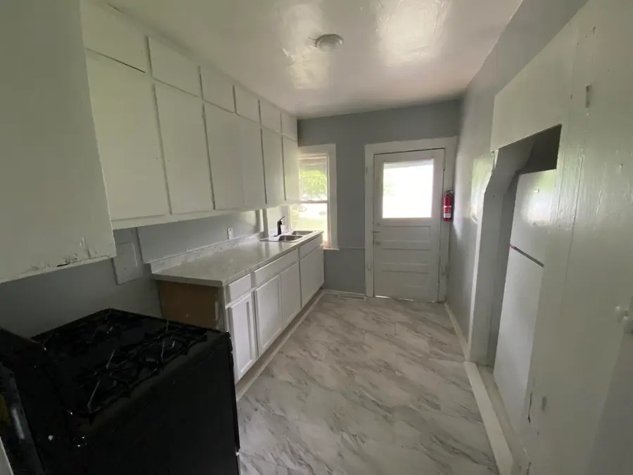 527 W Cedar Street, Kalamazoo, MI 49007 - Image #3