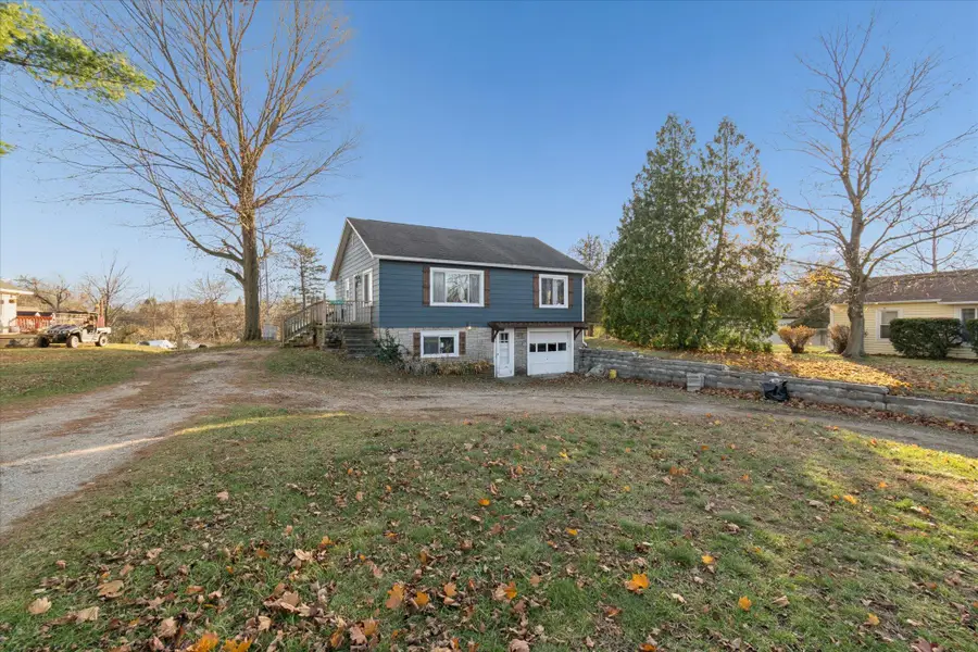 379 W Main Street, Pinckney, MI 48169 - Image #2