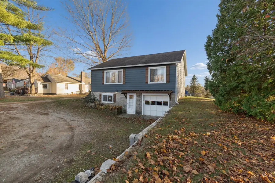 379 W Main Street, Pinckney, MI 48169 - Image #3