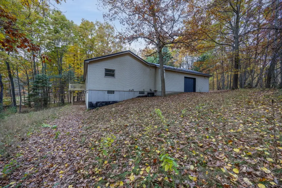 8720 Heather Lane, Stanwood, MI 49346 - Image #2