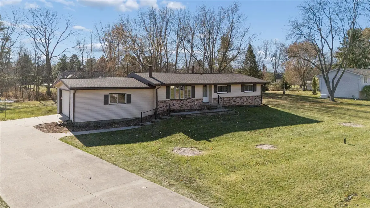 122 Edgemont Drive, Howell, MI 48855 - Image #1