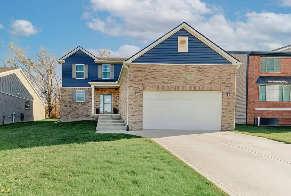 48138 Manhattan Drive, Macomb, MI 48042 - Image #1