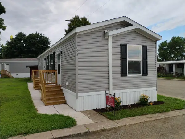 390 12th Street, Plainwell, MI 49080