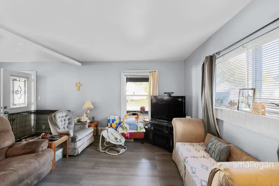 1085 E Larch Avenue, Muskegon, MI 49442 - Image #3