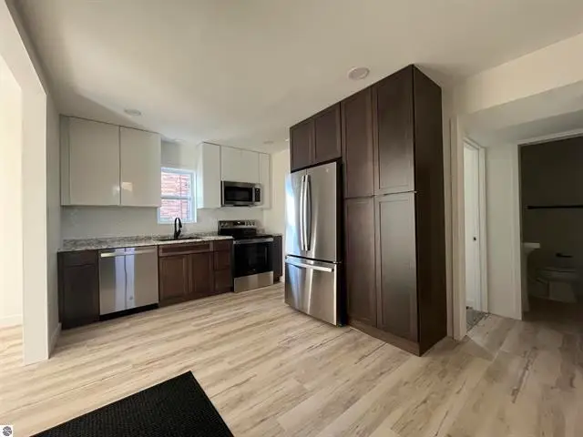 203.5 E Chapin Street, Cadillac, MI 49601 - Image #2