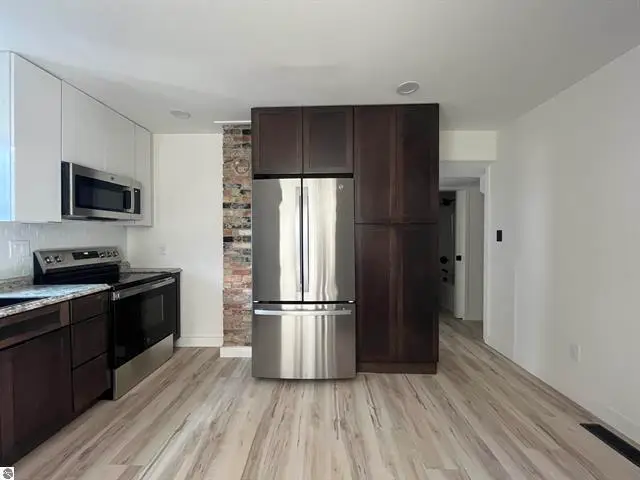 203.5 E Chapin Street, Cadillac, MI 49601 - Image #3