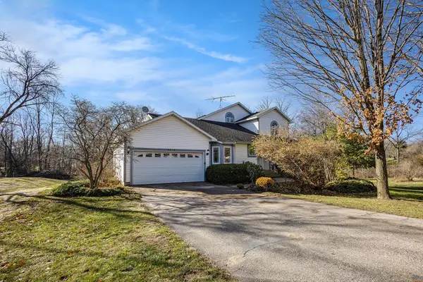 7429 Packer Drive Ne, Belmont, MI 49306