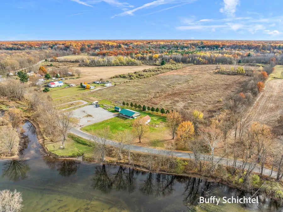 8702 W South River Drive, Grant, MI 49327 - Image #3