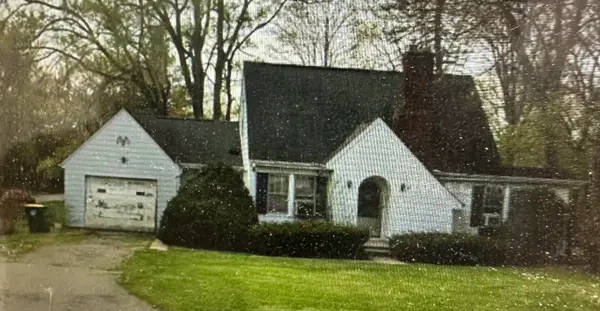 121 N Hewitt, Ypsilanti, MI 48197