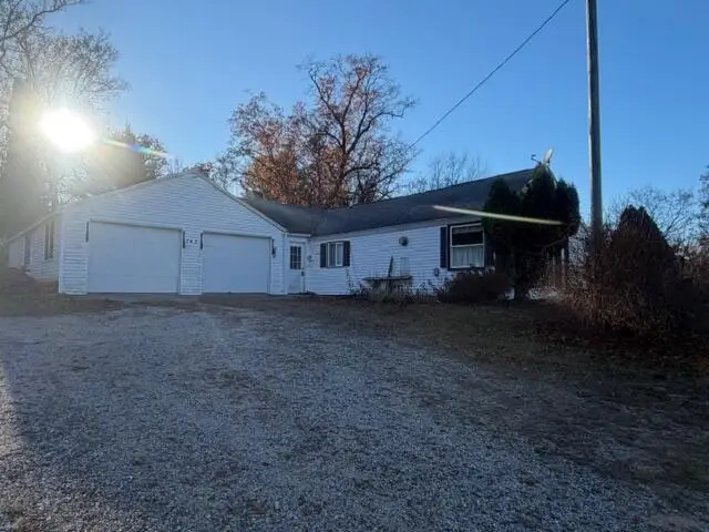 742 W Lincoln Avenue, White Cloud, MI 49349 - Image #2