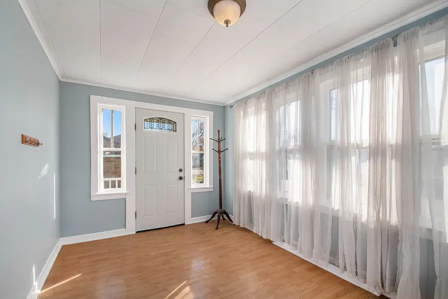 823 Van Brunt Avenue, Saint Joseph, MI 49085 - Image #2