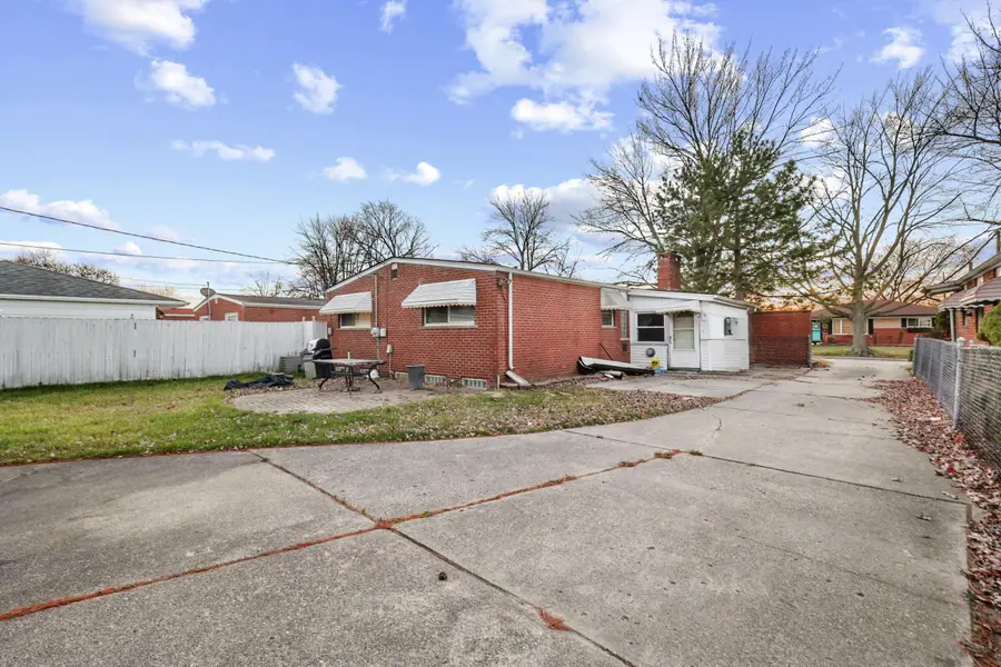 24736 Masch Avenue, Warren, MI 48091 - Image #2